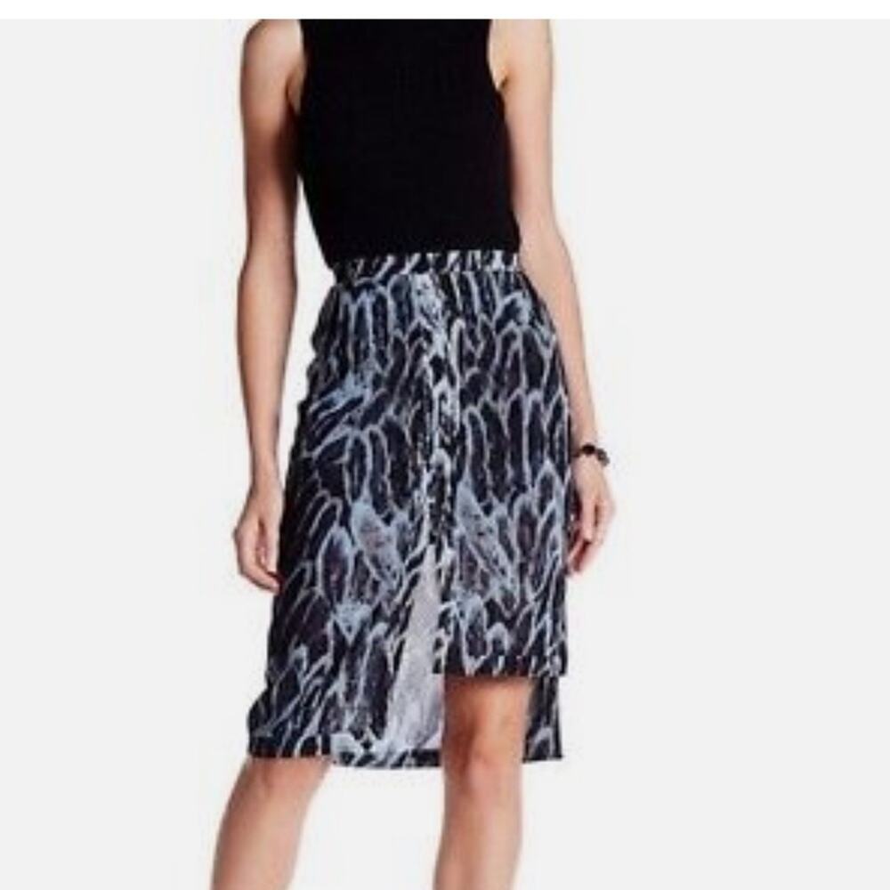 NEW with tags Halston Heritage Vulcan Feathers Tiered Hem Skirt Size 2 MSRP $275